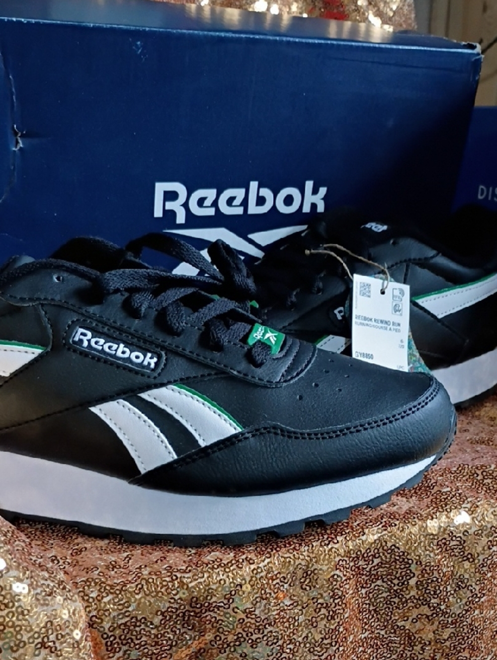 Reebok Rewind Run Black White Sneakers with Green Trim M 6 W 7.5